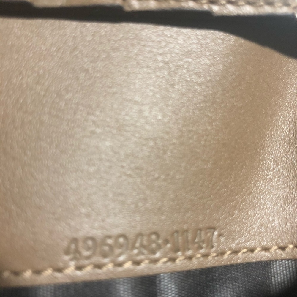Brand New:  Gucci GG Logo Vertical Passport Case - Picture 7 of 8